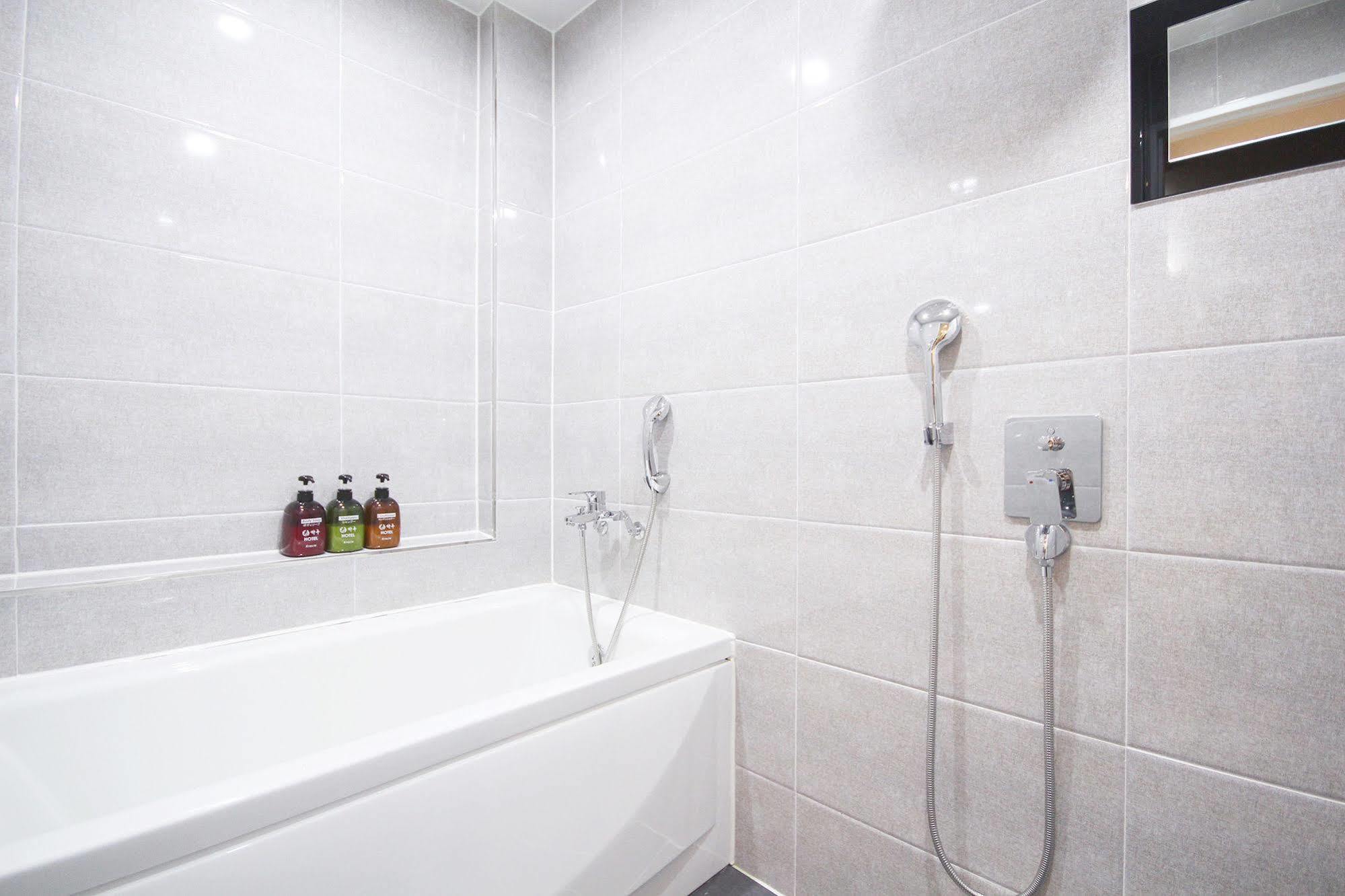 Haru Hotel Gimhae Екстер'єр фото
