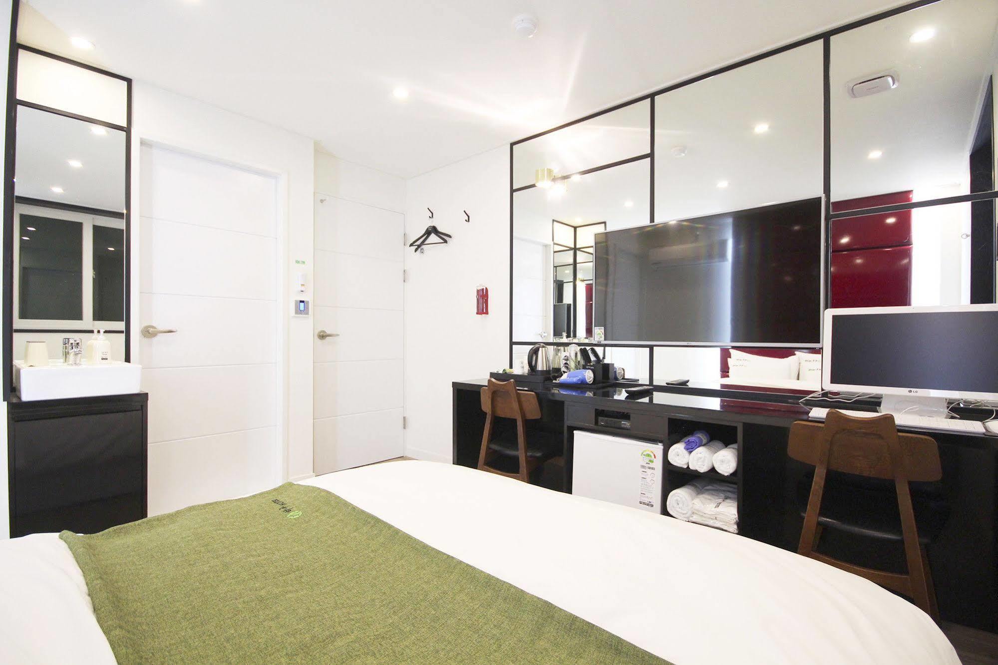 Haru Hotel Gimhae Екстер'єр фото